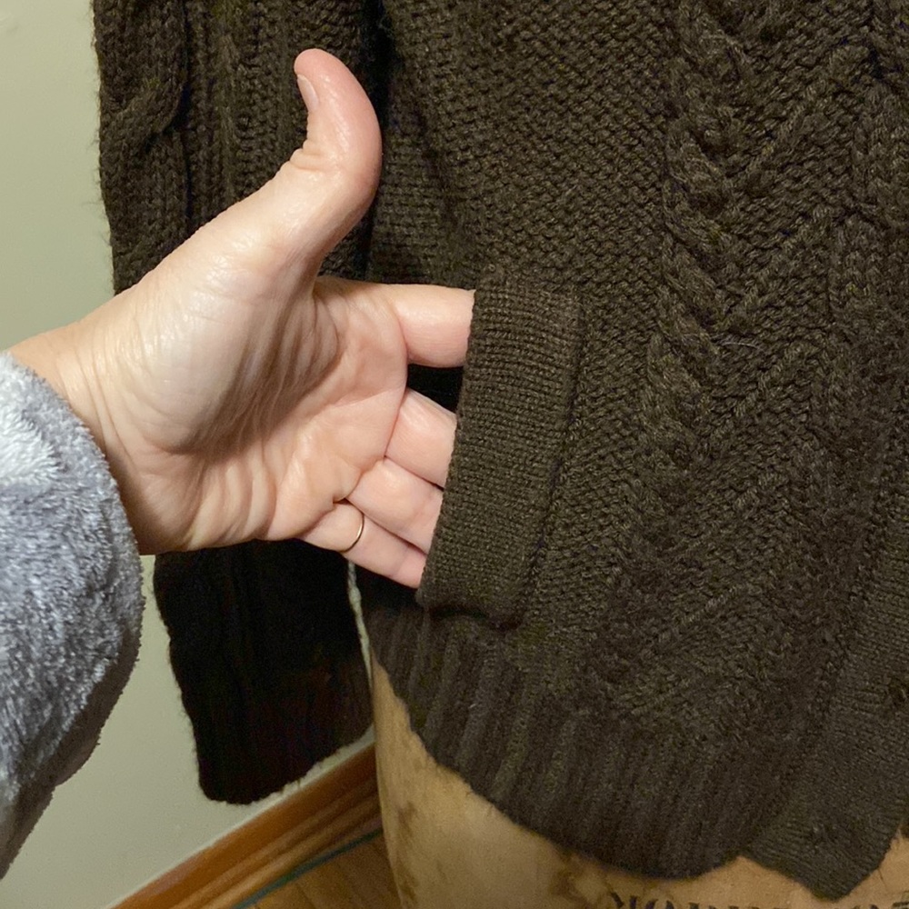 Sweater - Picture 6 of 11